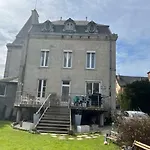 Le Petit Chateau