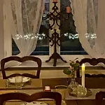 Le Petit Chateau Bed & Breakfast