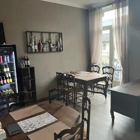 Le Petit Chateau Bed & Breakfast