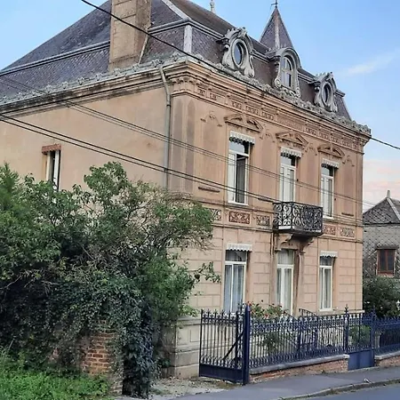 Le Petit Chateau 3* Saint-Michel