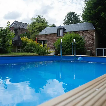 Le Petit Chateau 3* Saint-Michel (Aisne)