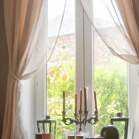 Le Petit Chateau Bed and breakfast 3*
