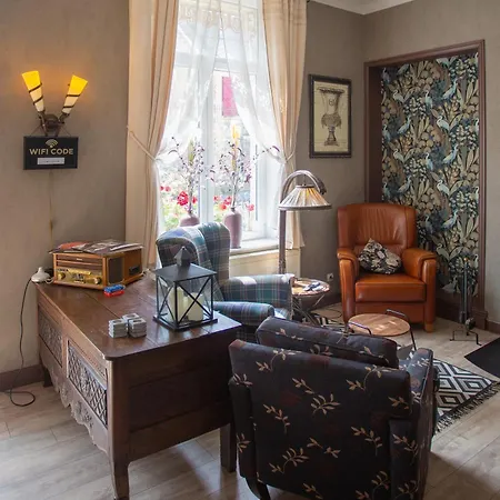 Le Petit Chateau Bed & Breakfast 3*