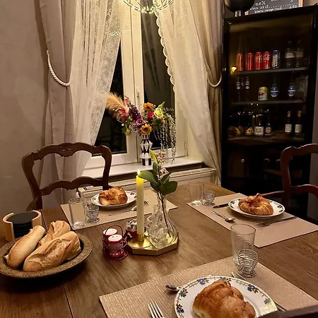 Le Petit Chateau Bed & Breakfast