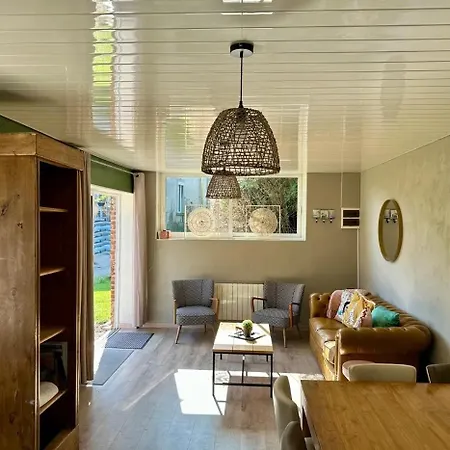 Le Petit Chateau Bed and breakfast 3*