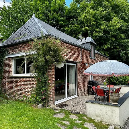 Le Petit Chateau 3* Saint-Michel (Aisne)