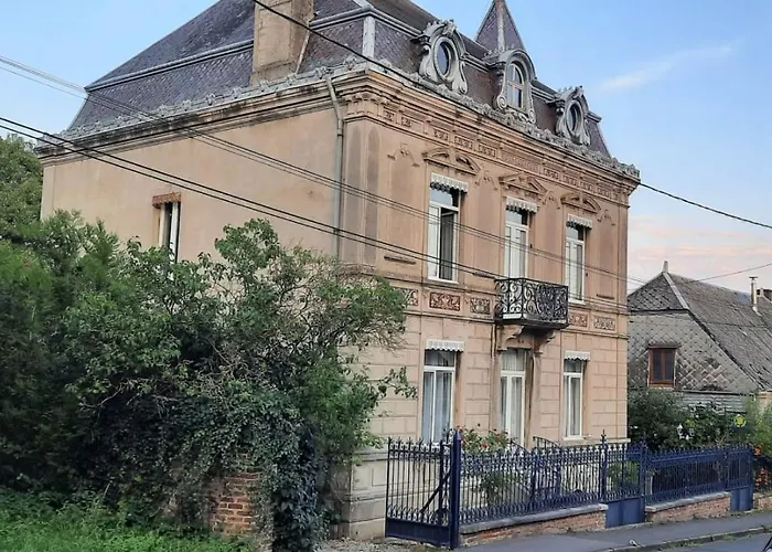 Le Petit Chateau 3* Saint-Michel (Aisne)