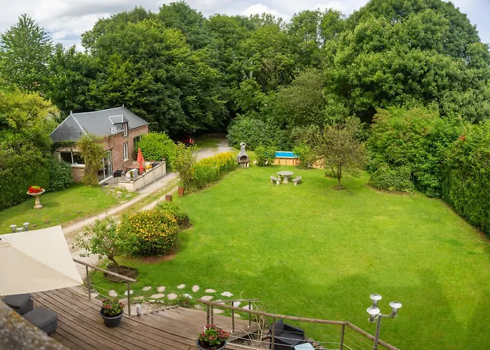 Le Petit Chateau Bed & Breakfast Saint-Michel (Aisne)