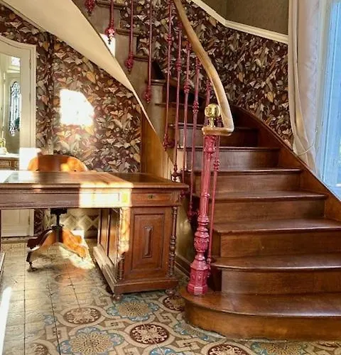 Le Petit Chateau Bed & Breakfast 3*